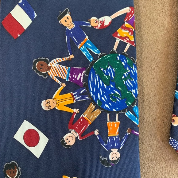 Save the Children Tie! - Picture 5 of 5